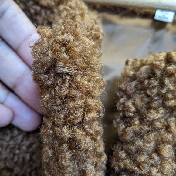 Max studio curly faux fur jacket - Picture 2 of 6